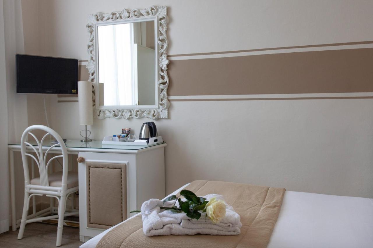 Hotel Olimpia Форте-дей-Мармі Екстер'єр фото